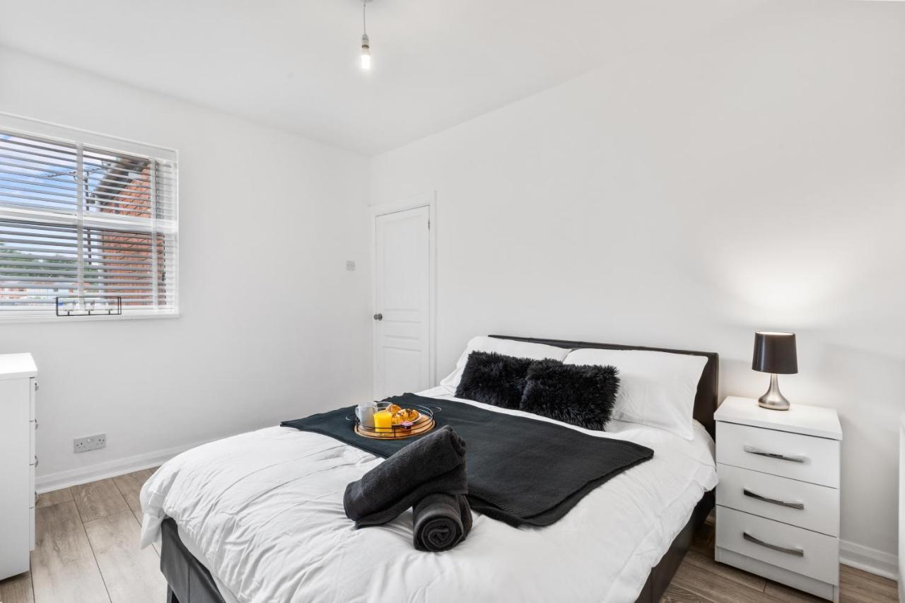 Nuneaton - Ideal 3 Bedroom, Wi-Fi Parking, Sleeps 6 - Jrr Stays Ngoại thất bức ảnh