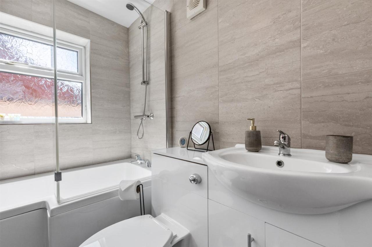 Nuneaton - Ideal 3 Bedroom, Wi-Fi Parking, Sleeps 6 - Jrr Stays Ngoại thất bức ảnh